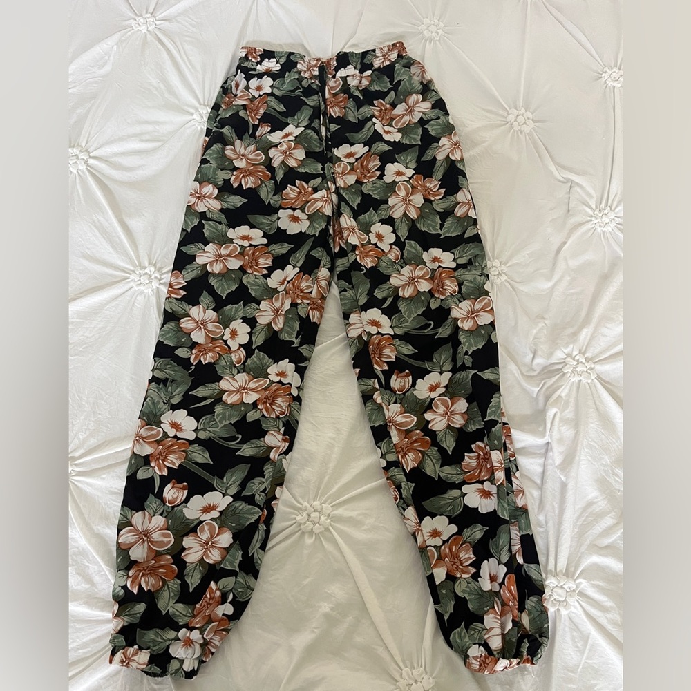 GREEN FLORAL JOGGER PANTS